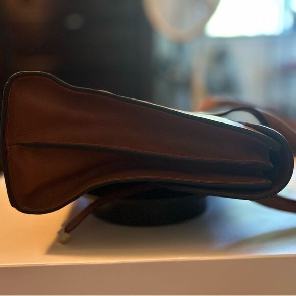 RADLEY LONDON Devonport Mews Genuine Leather Shoulder Bag in tan color - Picture 4 of 10